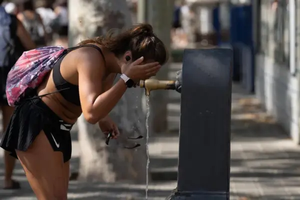 Catalonia is experiencing its third heat wave of the summer, which will last at least until Wednesday