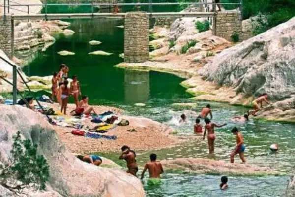 A minor dies crushed by a landslide in some pools in Gandesa
