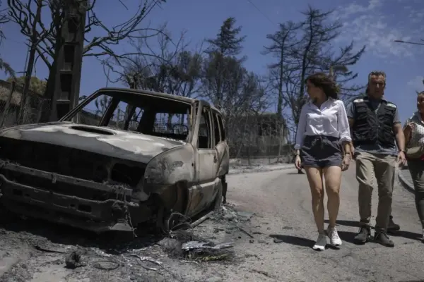 Ayuso requests that the Government take over the management of the fires declared in Madrid