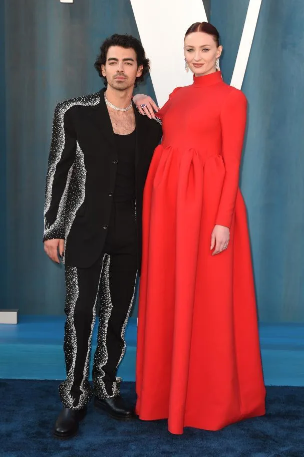 Joe Jonas y Sophie Turner en la fiesta de Vanity Fair