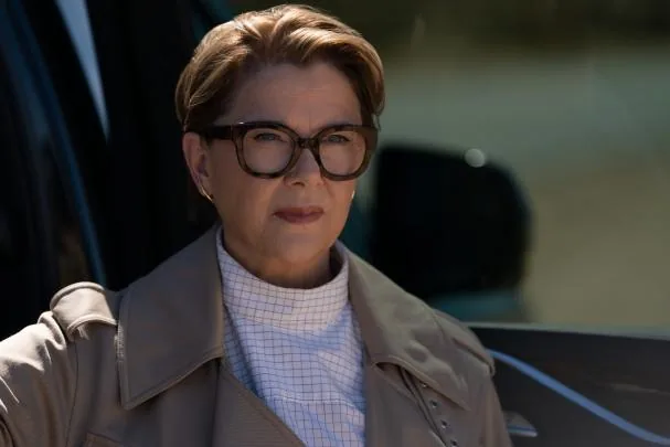 Annette Bening, mother-in-law and mobster.