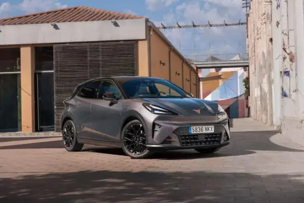 More than 440 km of range and sporty DNA: this is the new 100% electric CUPRA Raval