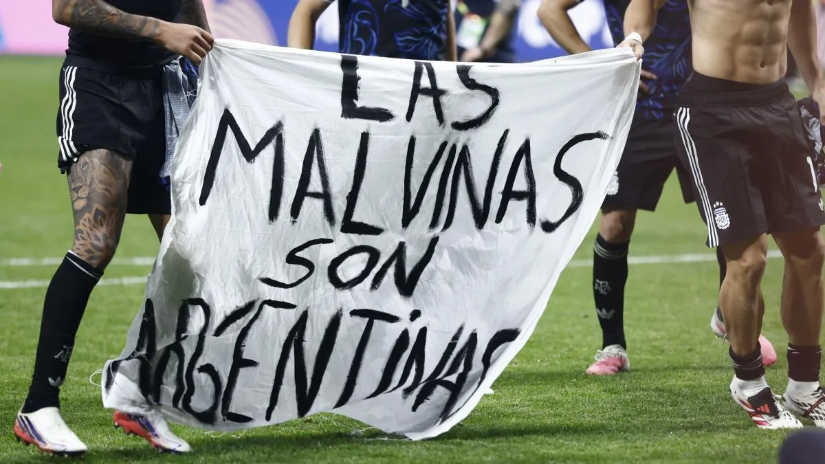 The Falklands banner sparks diplomatic tension between Argentina and the United Kingdom