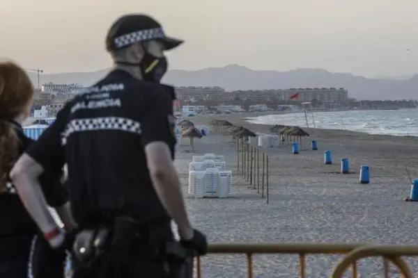 Arrested for attempting to rape a woman outside a nightclub on the beach of Valencia