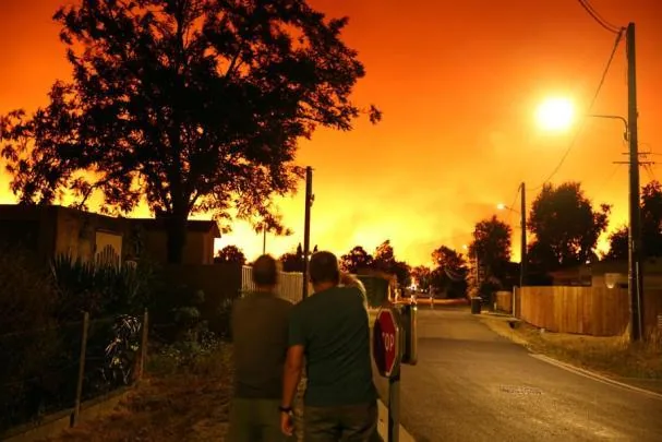El incendio cerca de la bahía de Arcachon se propagó con extraordinaria rapidez