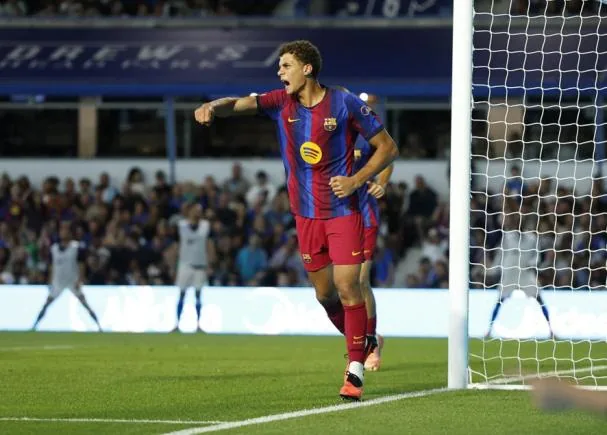 Hamza celebrating his brace