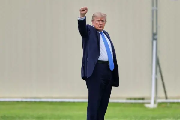 Trump proclaims Hormuz as "U.S. territory" on his social network