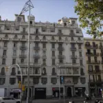 The luxury illegal tourist apartment scheme in Barcelona loses two of its biggest gems