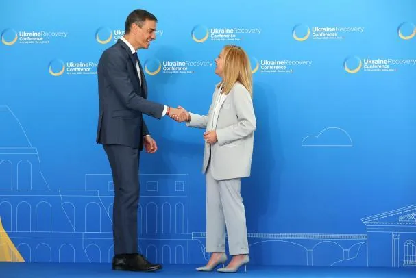 Pedro Sánchez and Giorgia Meloni, during the conference for the reconstruction of Ukraine held in Rome in July 2025