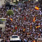 Thousands of Ceutíes take to the streets shouting "Enough already: Ceuta does not surrender"