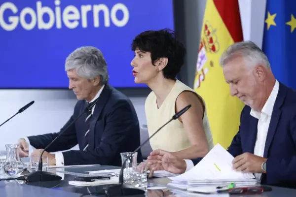 Torres supports Marlaska's version regarding the absence of warning from the CNI about the Ceuta crisis