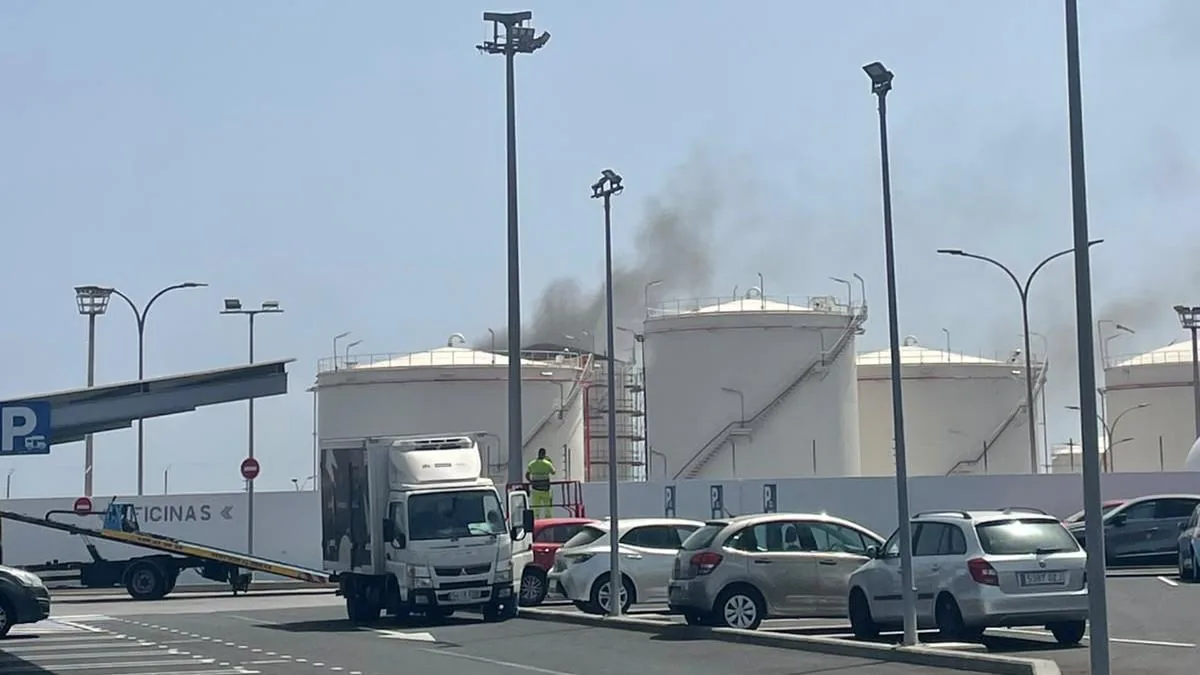 One dead and at least 1 seriously injured after a fuel tank explosion in Telde