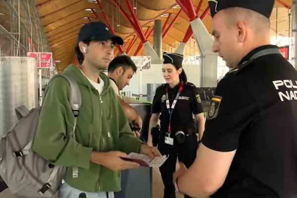 First checks at Spanish airports for flights coming from Italy