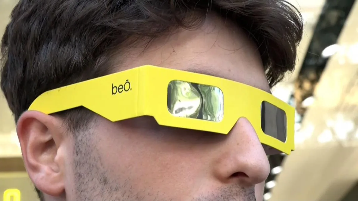 Medical alert about the risk of irreversible eye injuries from looking at the eclipse without protection