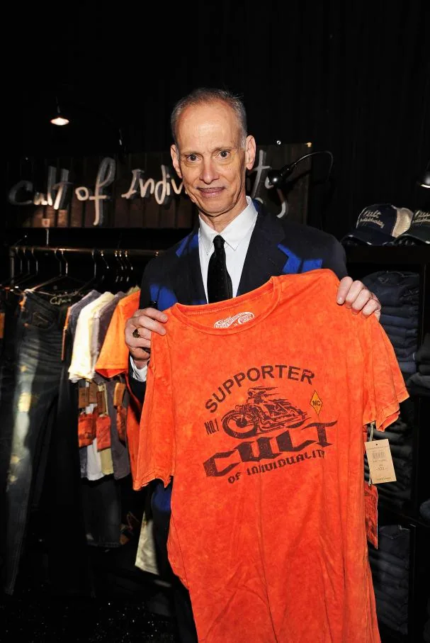La frase de John Waters hizo fortuna convirtiéndose en un fenómeno cultural y de merchandising