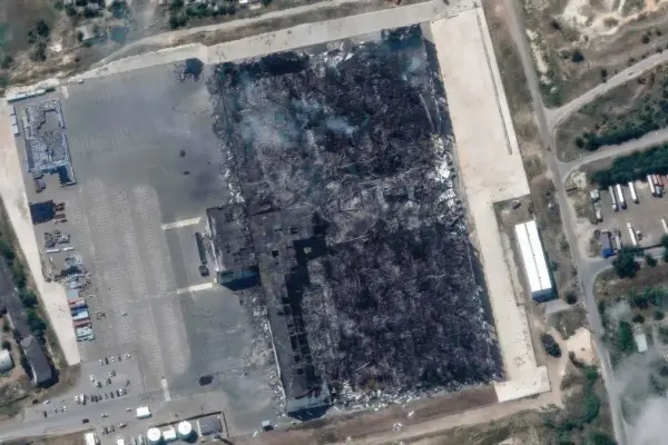 Ukrainian drones set fire to a warehouse in Yekaterinburg in the farthest attack against Wildberries