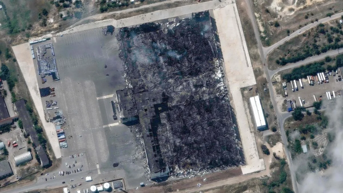 Ukrainian drones set fire to a warehouse in Yekaterinburg in the farthest attack against Wildberries