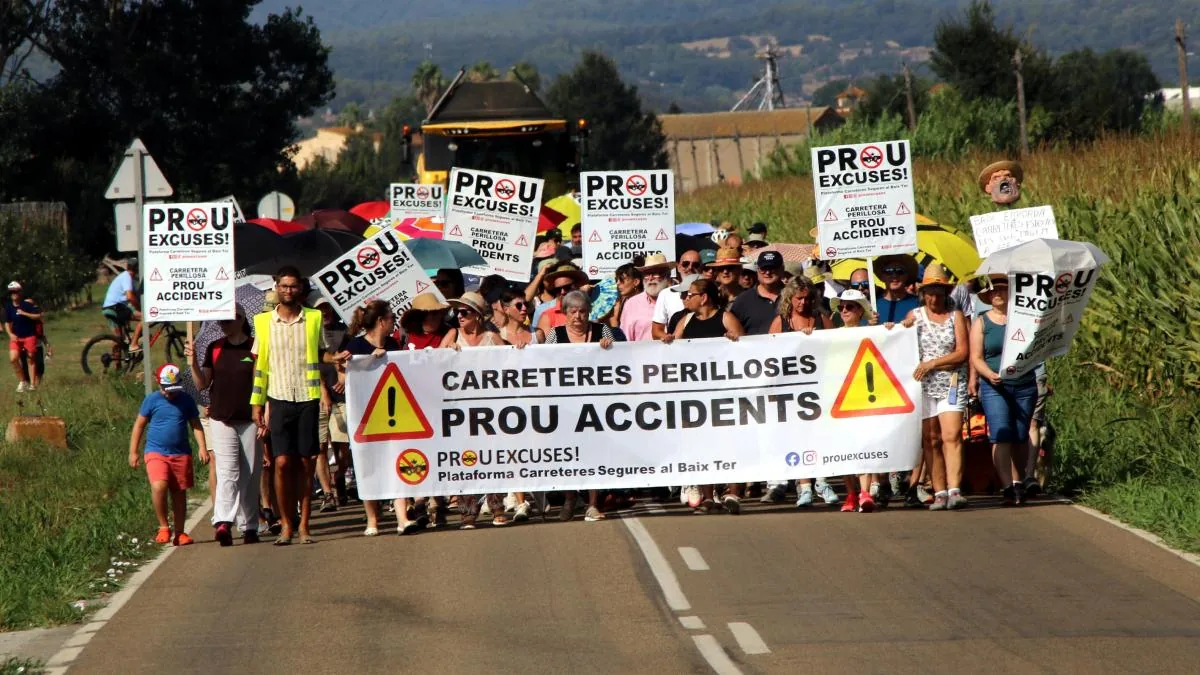 Neighbors of Baix Empordà protest to demand safer roads