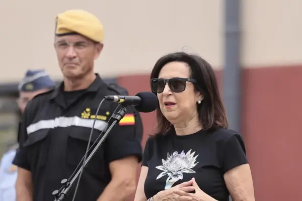 Robles demands Morocco investigate the Ceuta crisis and defends intelligence services