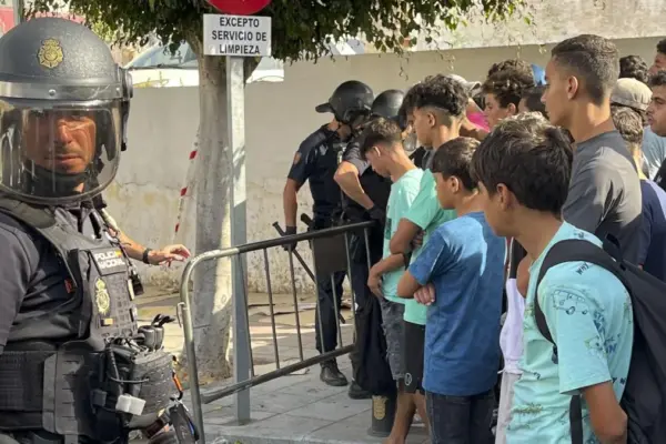 Interior raises to 2,168 the registered minor migrants in Ceuta