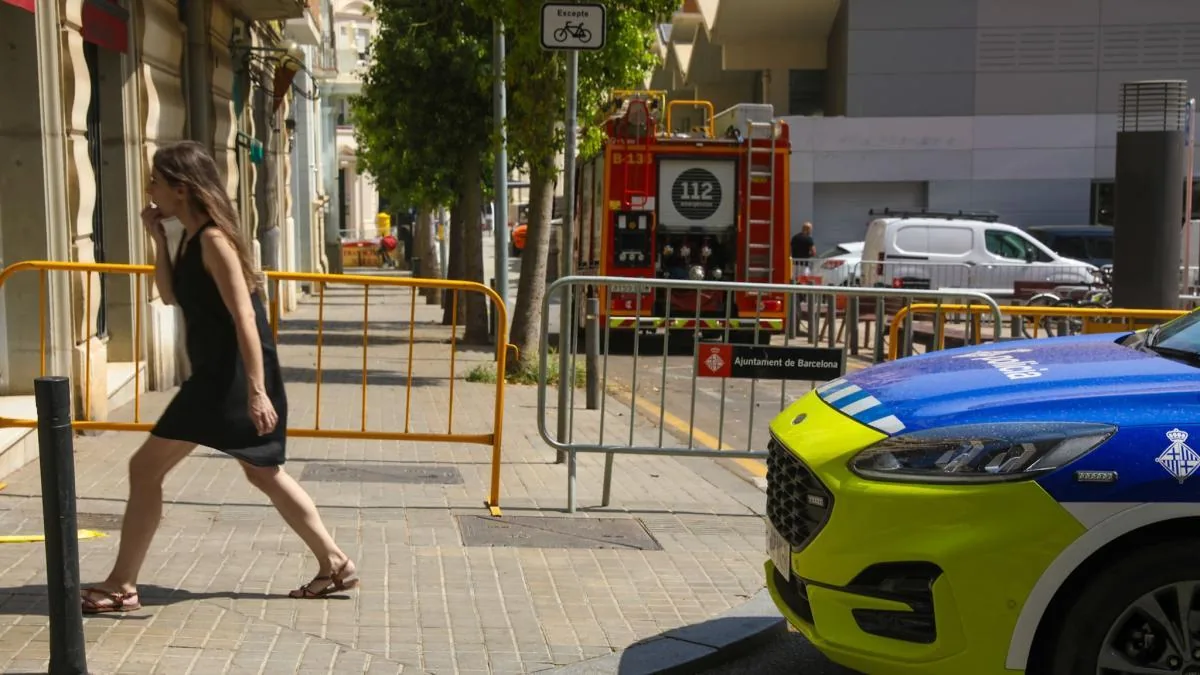 The Urban Guard arrests one of the tenants of the Muntaner horror flat