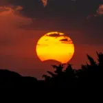 From the great eclipse to the midnight sun: phenomena that invite you to pack your bags