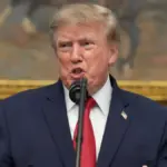 Trump announces an "economic war" against Iran and threatens countries that negotiate with the regime