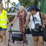 The fire that has forced the evacuation of Gátova remains uncontrolled and affects Sierra Calderona