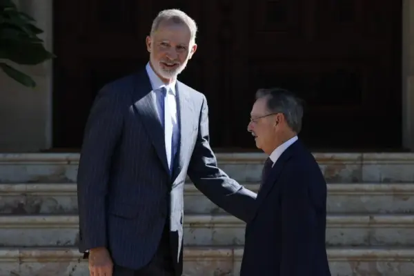 The King conveys to Vivas the support and solidarity with the people of Ceuta