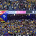 El Camp Nou is flooded with estelades to defend the freedom to display independence flags