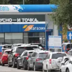 Long queues and supply restrictions in Moscow in the second wave of the gasoline crisis