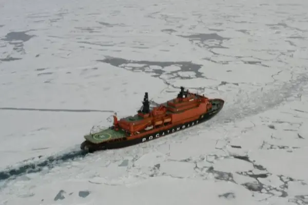 China connects its ports with Europe through the Russian Arctic
