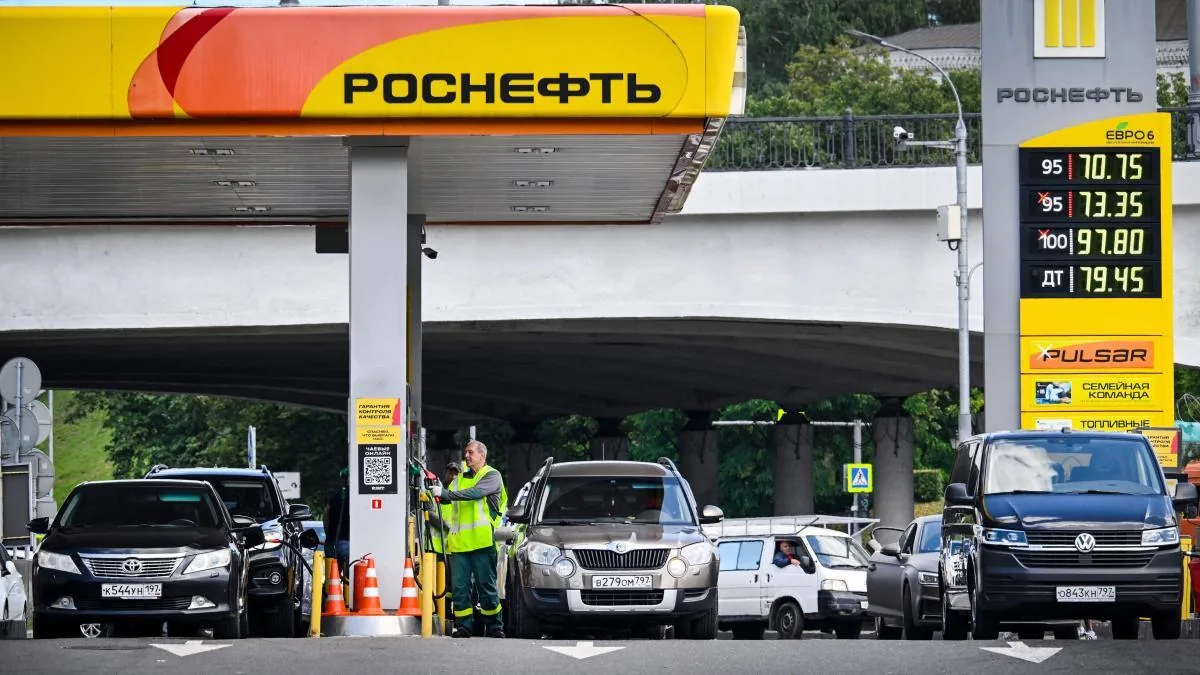 Zelenski claims new attacks against two refineries on Russian territory
