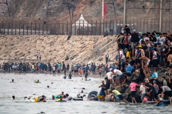 Europe sinks in the Strait