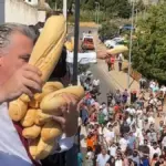 2,500 loaves of bread and 60 kilos of cheese ‘fly away’ before 2,000 people in Quel (La Rioja)
