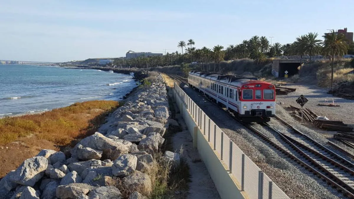 Alicante plans a greenway connected to the central park after removing the coastal tracks