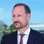 Haakon VIII comes to the throne at the worst moment of the Norwegian monarchy