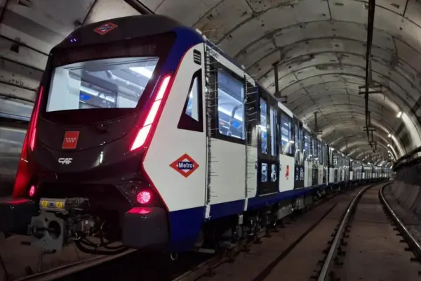 Line 9 of the Madrid metro interrupted between Puerta de Arganda and Sainz de Baranda