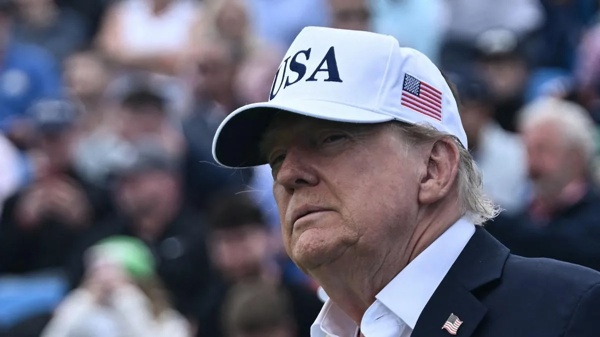 Trump criticizes the “negative forces” that raise concerns about the advancement of AI