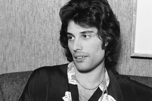 B., the great secret of Freddie Mercury