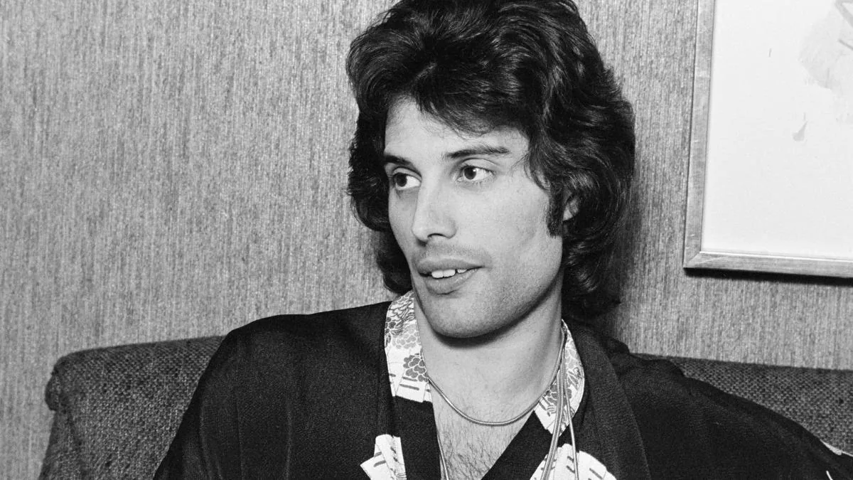 B., the great secret of Freddie Mercury