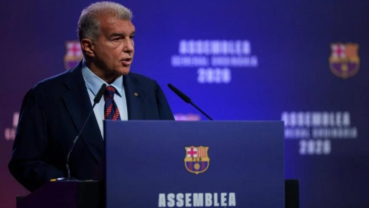 Laporta asks for approval to finish the Camp Nou and acknowledges that the Palau will be separate from the Espai Barça