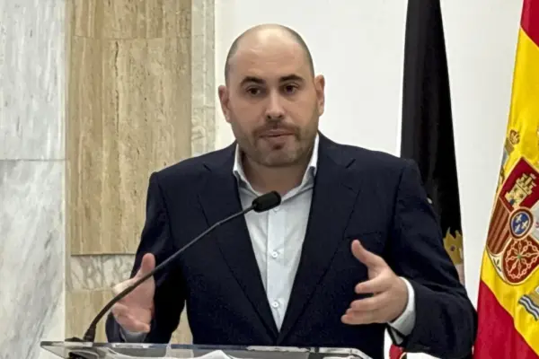 Judge Tardón demands the case against the Government delegate in Ceuta