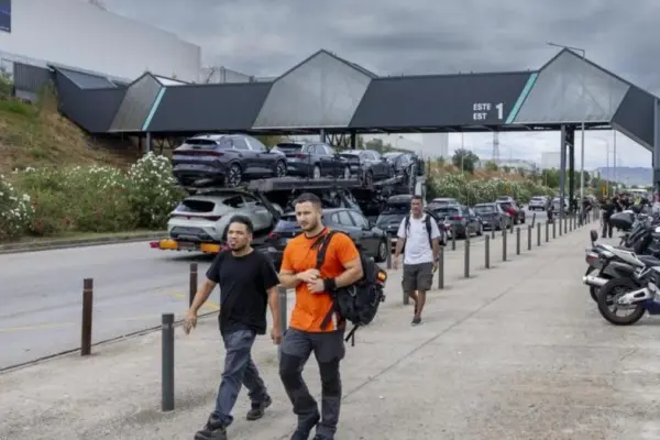Seat reduces the workforce by almost 1,700 employees in five years, an 11% decrease