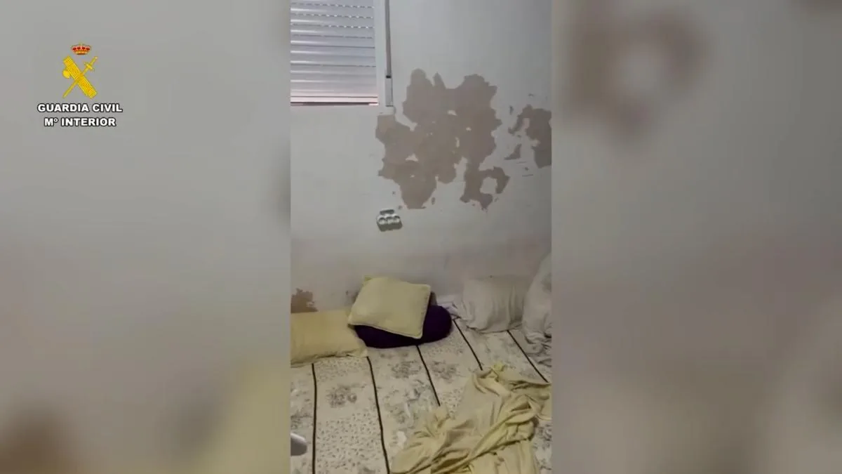 Dismantled in the very center of Ceuta a patera flat with 25 immigrants “in poor sanitary conditions”