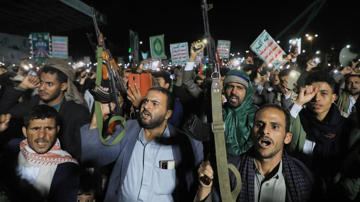The Houthi advance in the Red Sea suffocates Saudi Arabia's oil exports