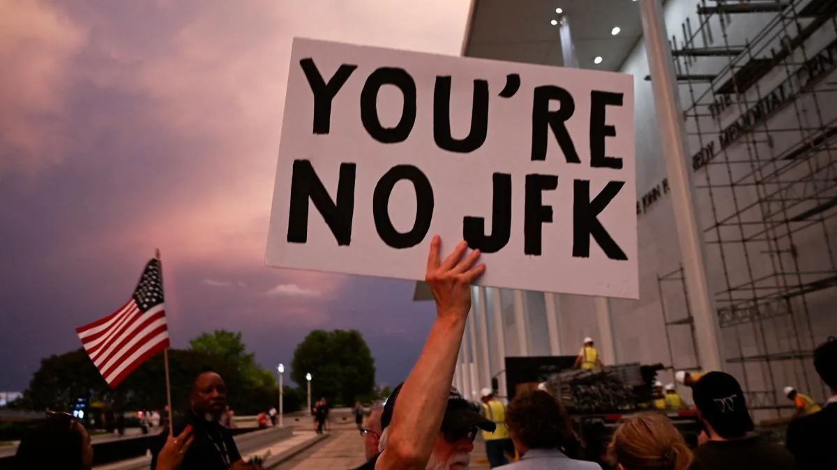 Trump closes the Kennedy Center until the court allows him to put his name on the facade