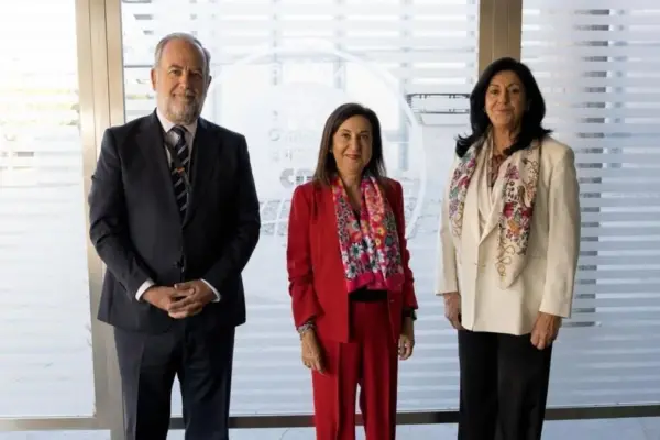 Robles awards CNI agents amid controversy over Ceuta warnings