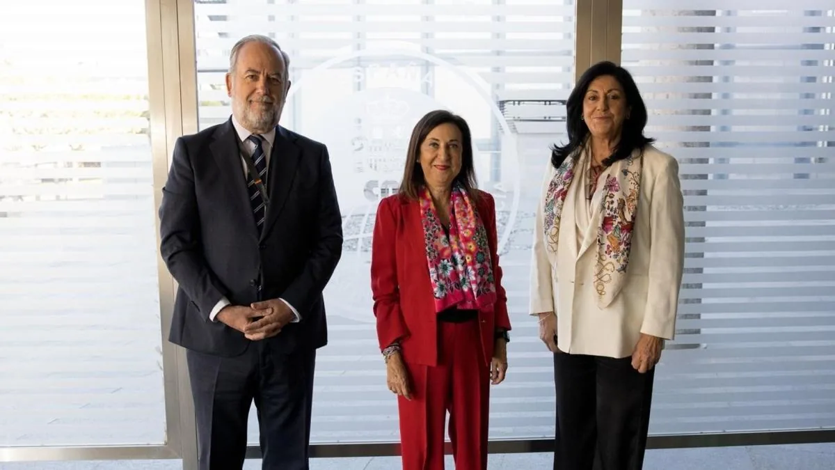 Robles awards CNI agents amid controversy over Ceuta warnings