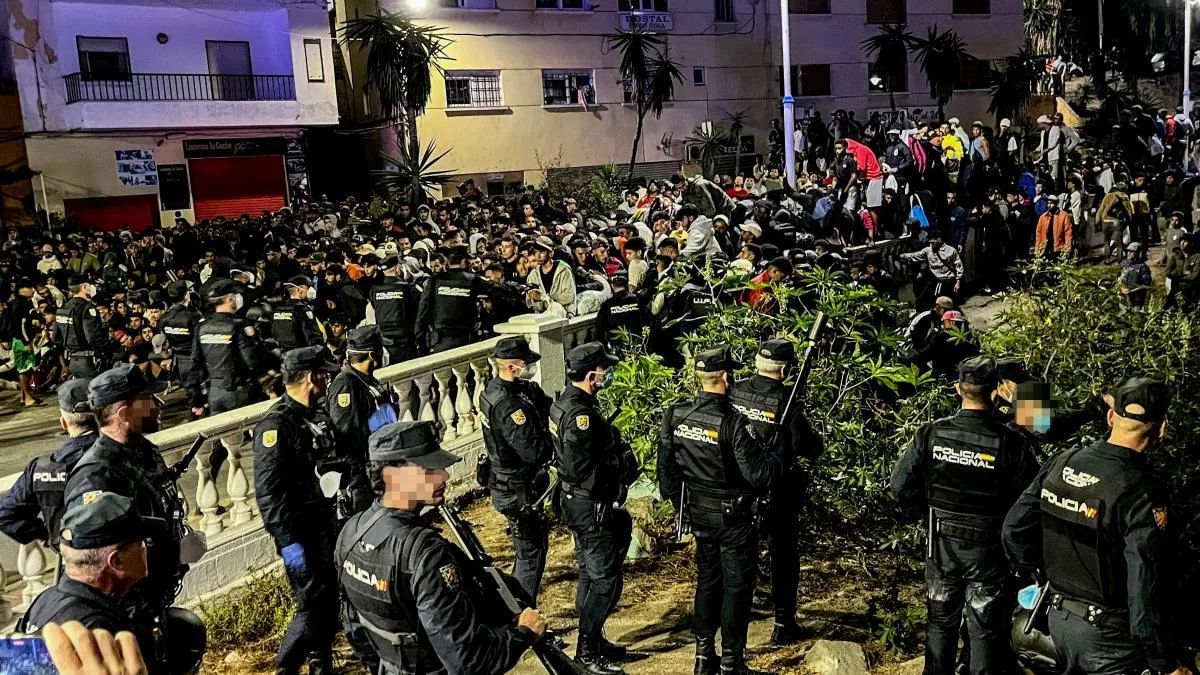 The Government attributes a "call effect" to the legal dispute in the camp at the port of Ceuta